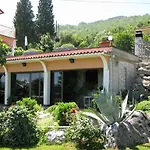 Iris Panzió 3*
