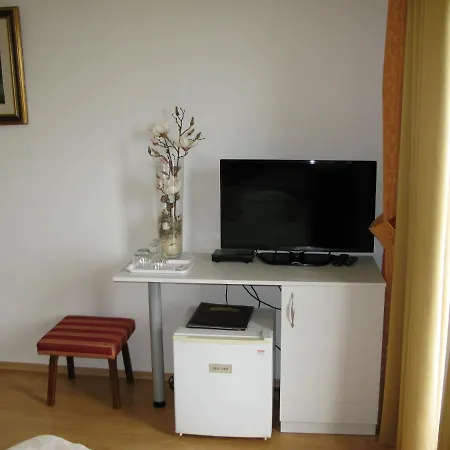 Iris فندق مبيت وإفطار Mošćenička Draga