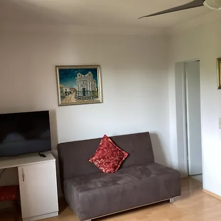 לינה וארוחת בוקר Iris 3*