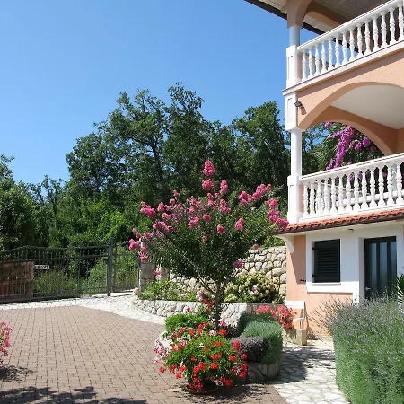 לינה וארוחת בוקר Iris Mošćenička Draga