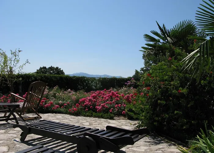 Iris Bed & Breakfast 3*