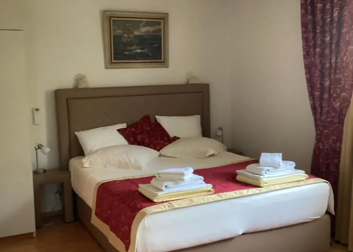 Iris Bed & Breakfast 3*