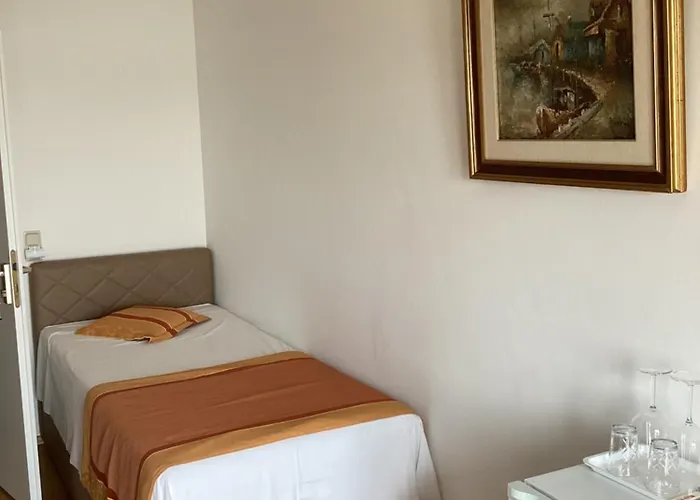 Bed & Breakfast Iris 3*