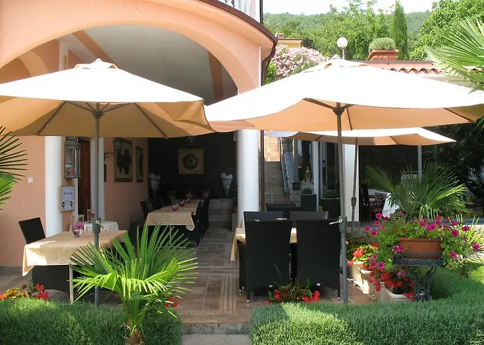 Iris Bed & Breakfast 3*