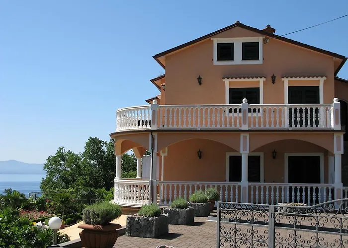 Iris Bed & Breakfast 3*